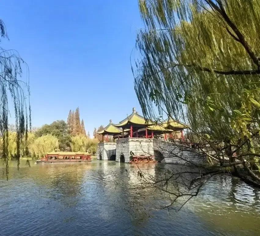 2025年“世界最美城市”榜单出来，我看了半天，中国就进去一个，你猜是谁？不是北