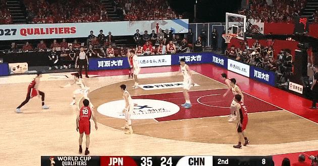 张镇麟的暴脾气哪去了，被渡边雄太迎着连打两球，张镇麟毫无脾气，很多球迷觉得张镇麟