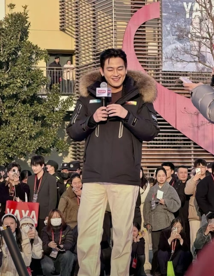 大明星看着和普通人也没啥区别。​​​