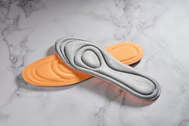 2. 糖尿病并发症可致截肢失明干细胞治疗带来新曙光：糖尿病并发症（如视网膜病变