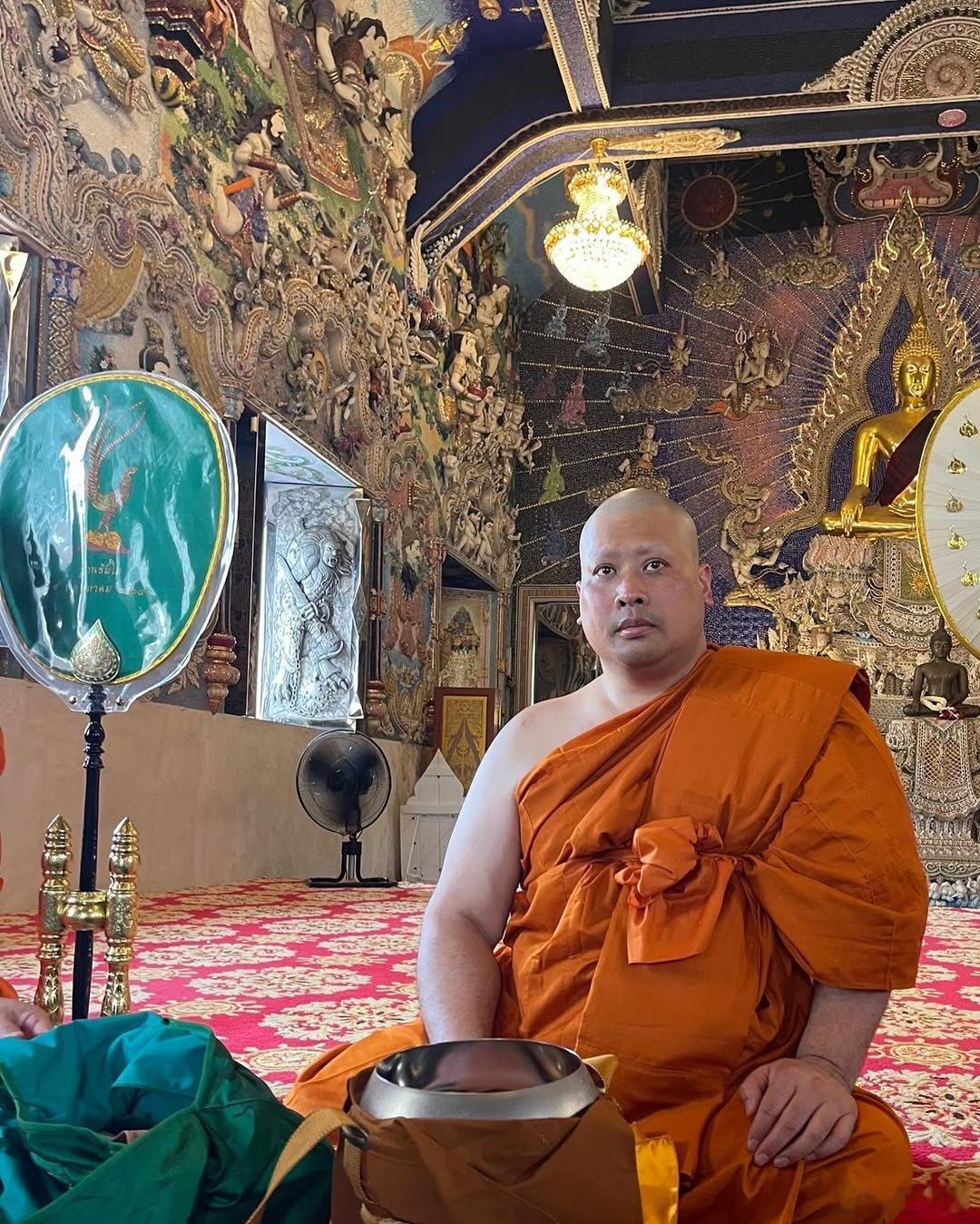 泰国王室泰国王子🇹🇭哇集拉隆功国王和第二任前妻余瓦达的次子Vacharaes