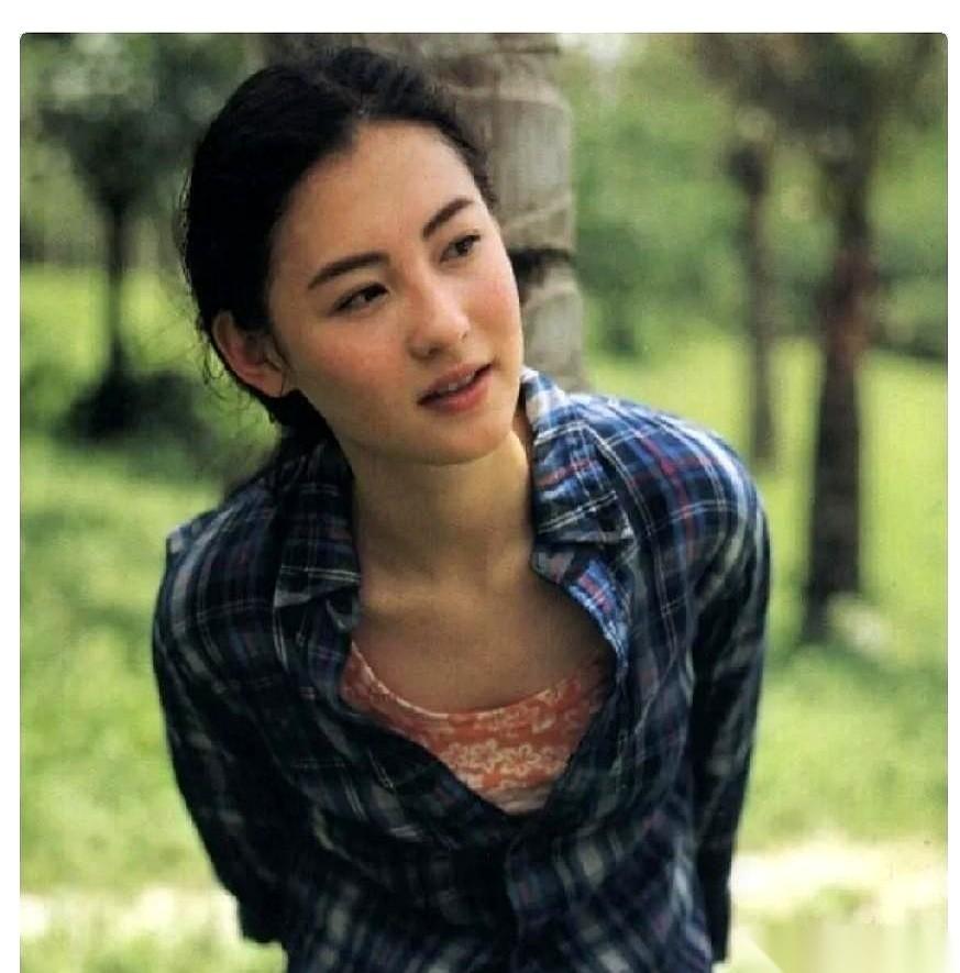 全网扒了这么多年张柏芝三胎儿子的生父，结果全猜错了。没那么多豪门虐恋，也没什么