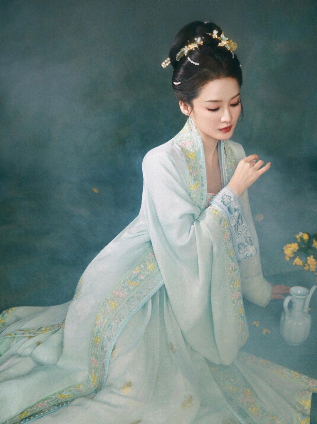 这真的对吗？？央妈严选宋制美人真得太对味了哈哈哈李沁好美😍