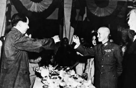 一个假设，蒋介石如果在重庆谈判期间将伟人扣押，接下来又会发生什么事情呢，国民党能