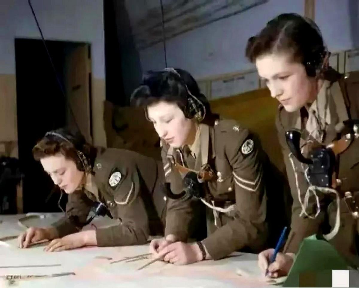 “不让女人上战场，就是保护？”——1943年，伦敦地铁海报上，WAAF女兵玛格丽