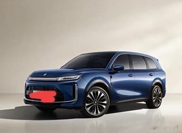 华境S，是五菱高端品牌，4月7日成都首秀，全系标配华为乾崑全家桶，首秀反响极强，