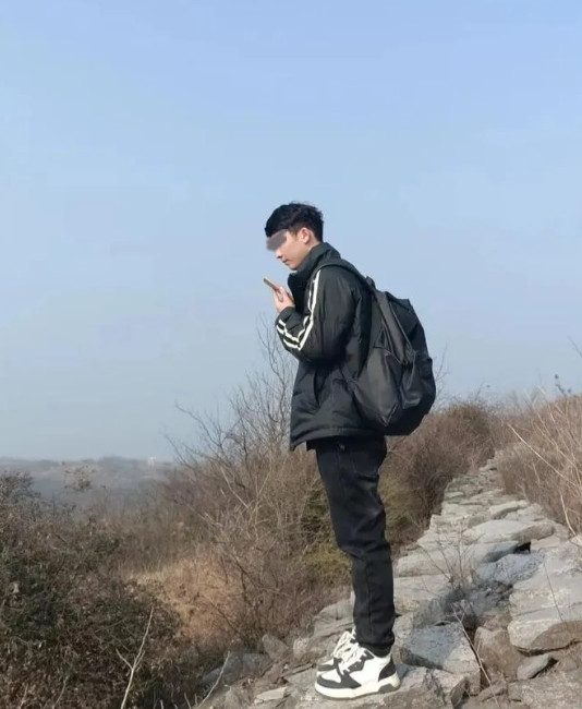 老公的堂弟被亲戚们群攻，原因是他跟相处了7年的女朋友，提了分手。表弟今年