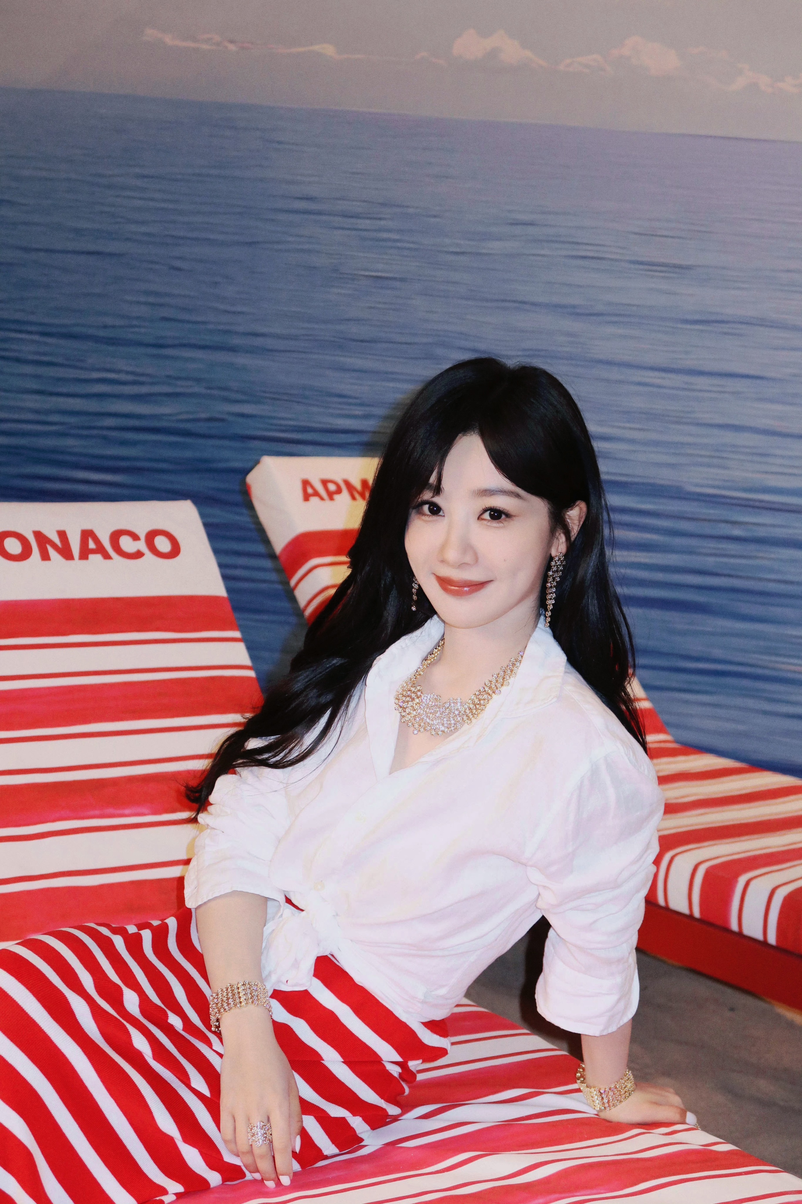 杨紫APMMonaco全球品牌代言人杨紫杨紫与APM每次合作都超级惊喜适配度