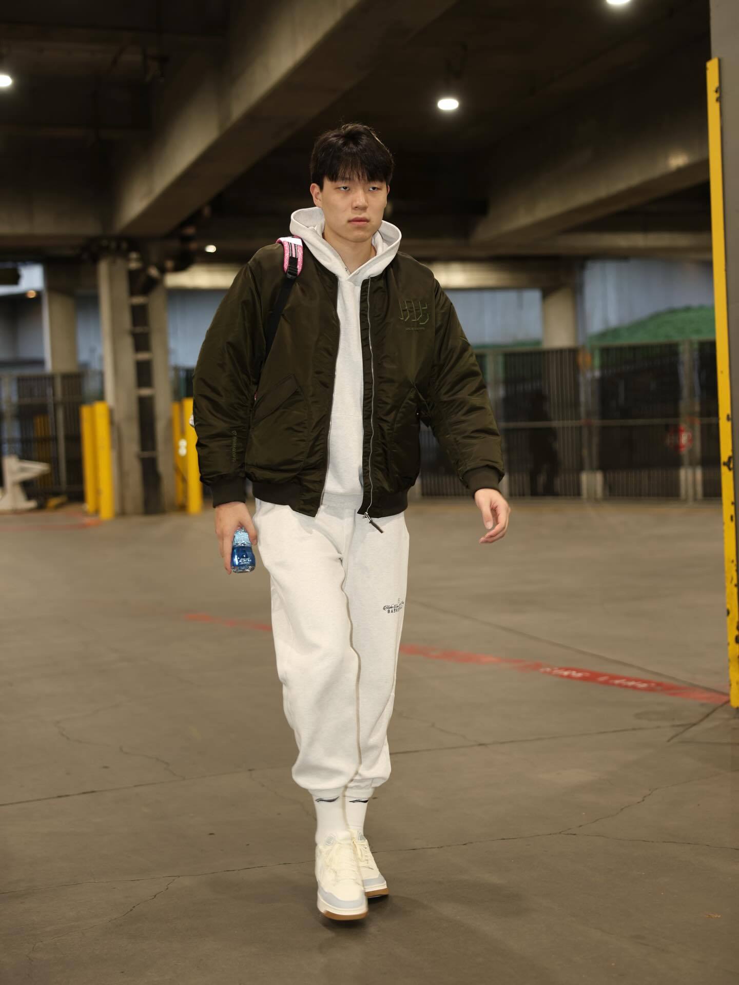 杨瀚森季前赛至今表现，大家给几分？？？——G1，12分钟，3中2，6分2篮板4助