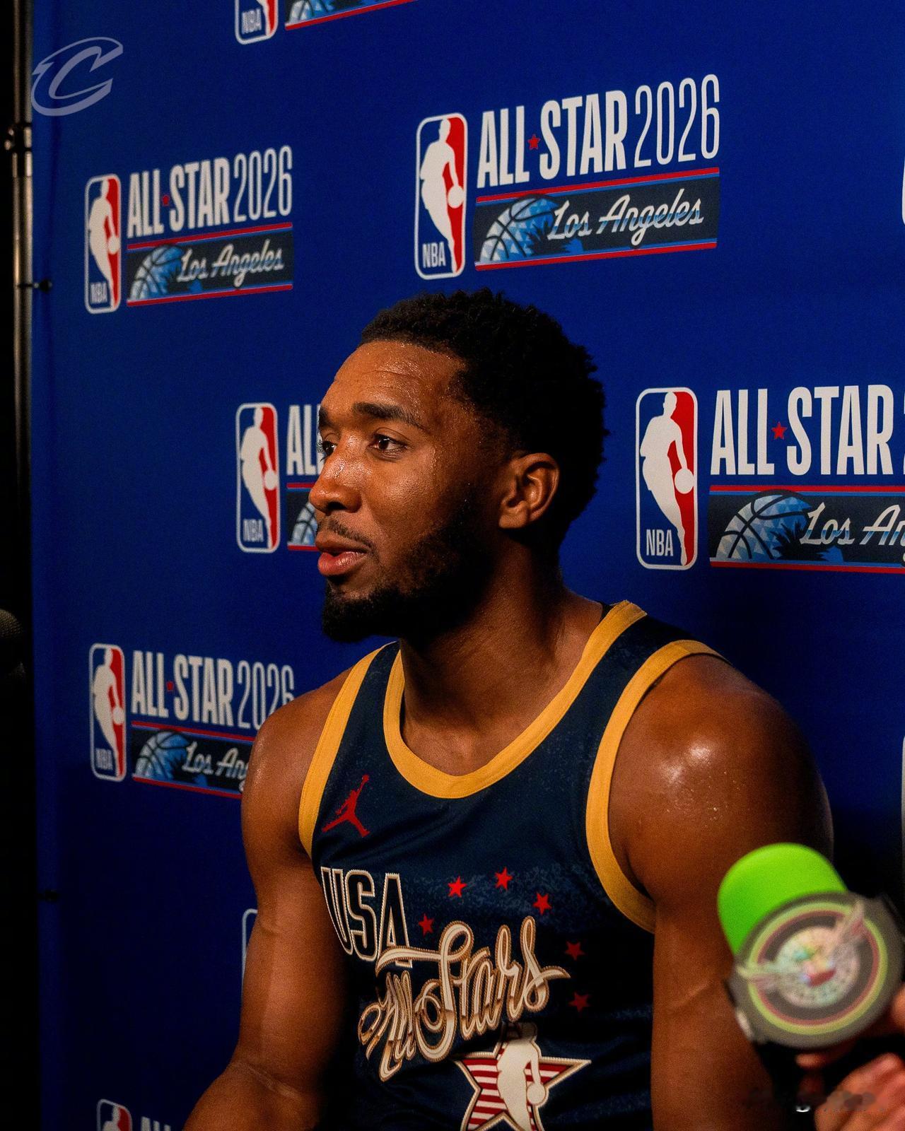 米切尔全明星后采访：“我和哈登还没一起看录像，甚至还没合练过，我们算是直接上场