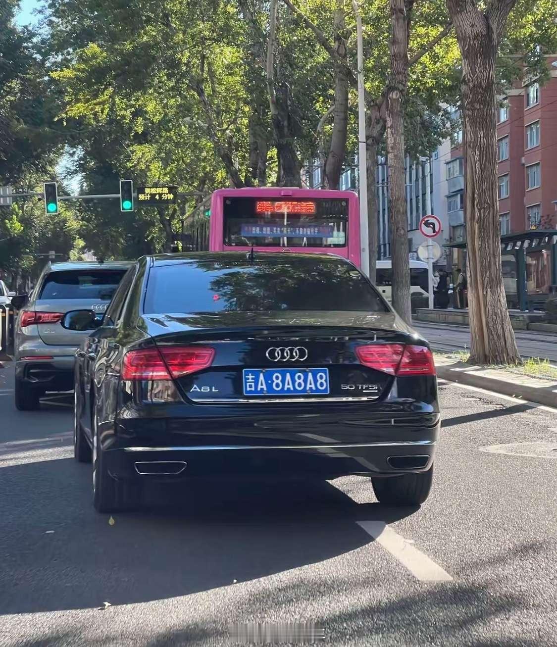 这车牌，算不算nb？和粤BMW760有异曲同工之妙[doge]​​​