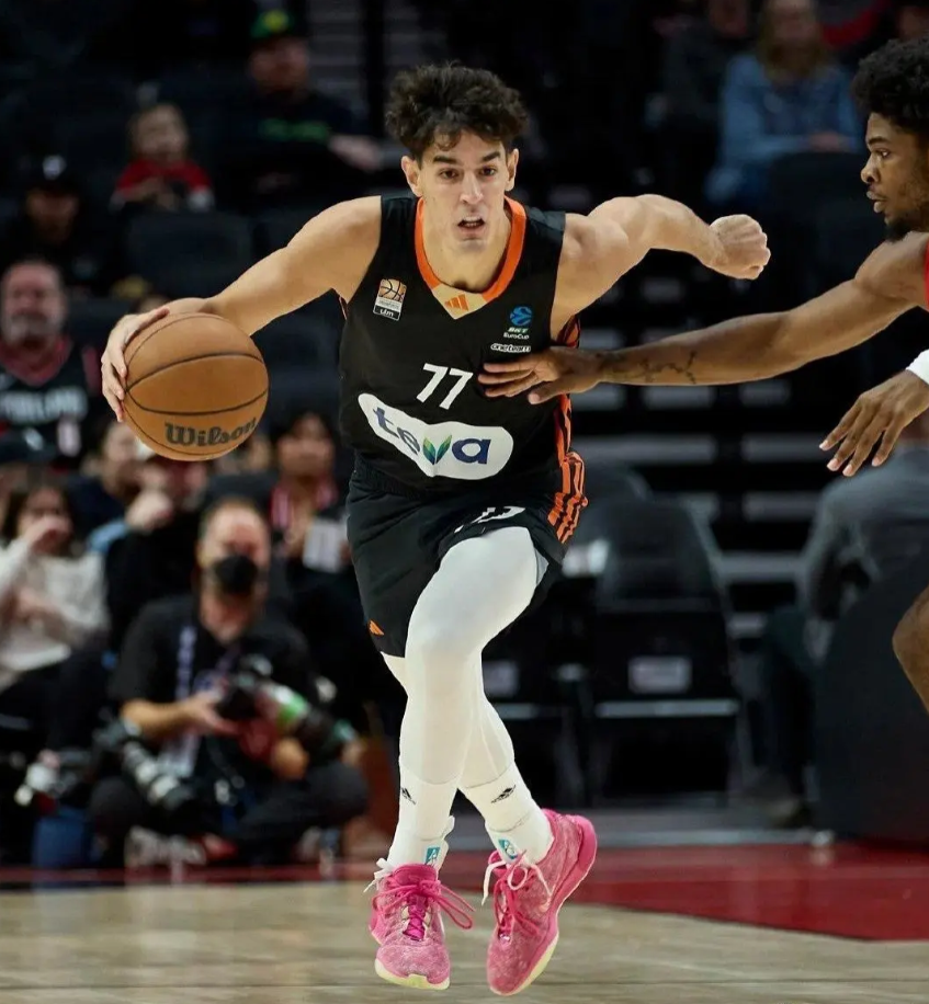 BleacherReport最新的NBA模拟选秀结果显示，快船队将在今年的选秀