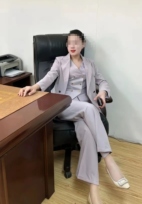 我老婆比我小11岁，是个国企财务科的小领导，但是我感觉她还是有点作，举个例子，小