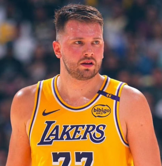 东契奇和哈登的主要差别不看得分助攻不看数据，单说火箭打的比赛影响力远过东契奇，