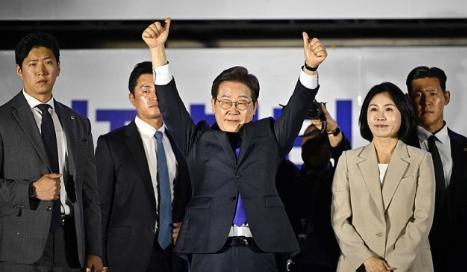韩国新任总统李在明当着全世界喊出一句话，表示将在任期开始时使用龙山总统府，但之后