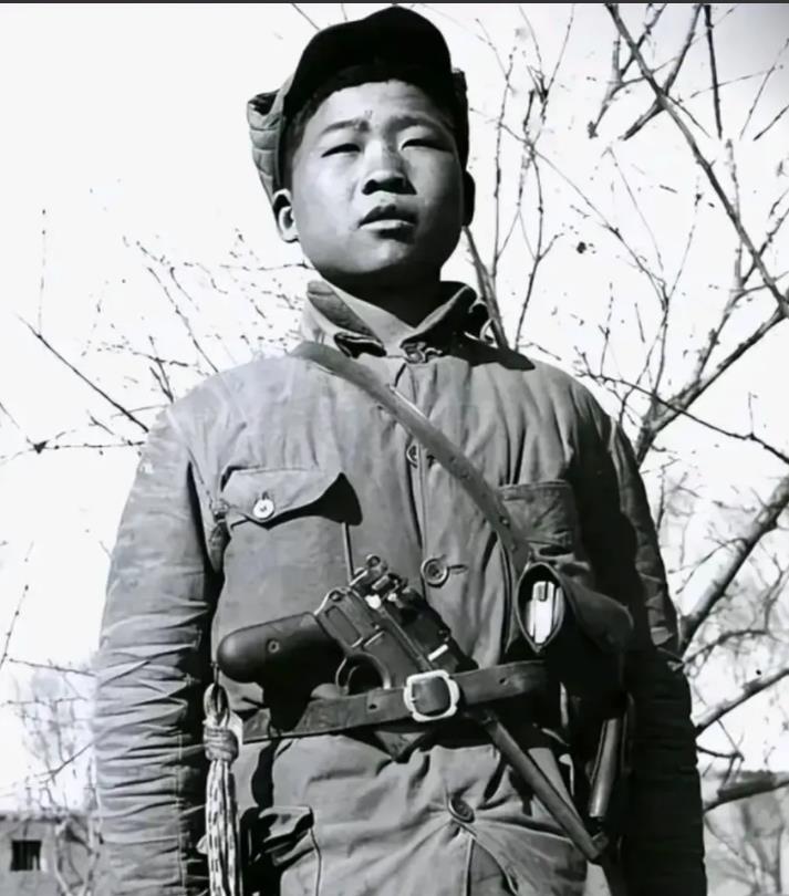 1943年，为了给伤员治伤，16岁小战士跑到了地主家，请求地主给些药品，却遭拒，