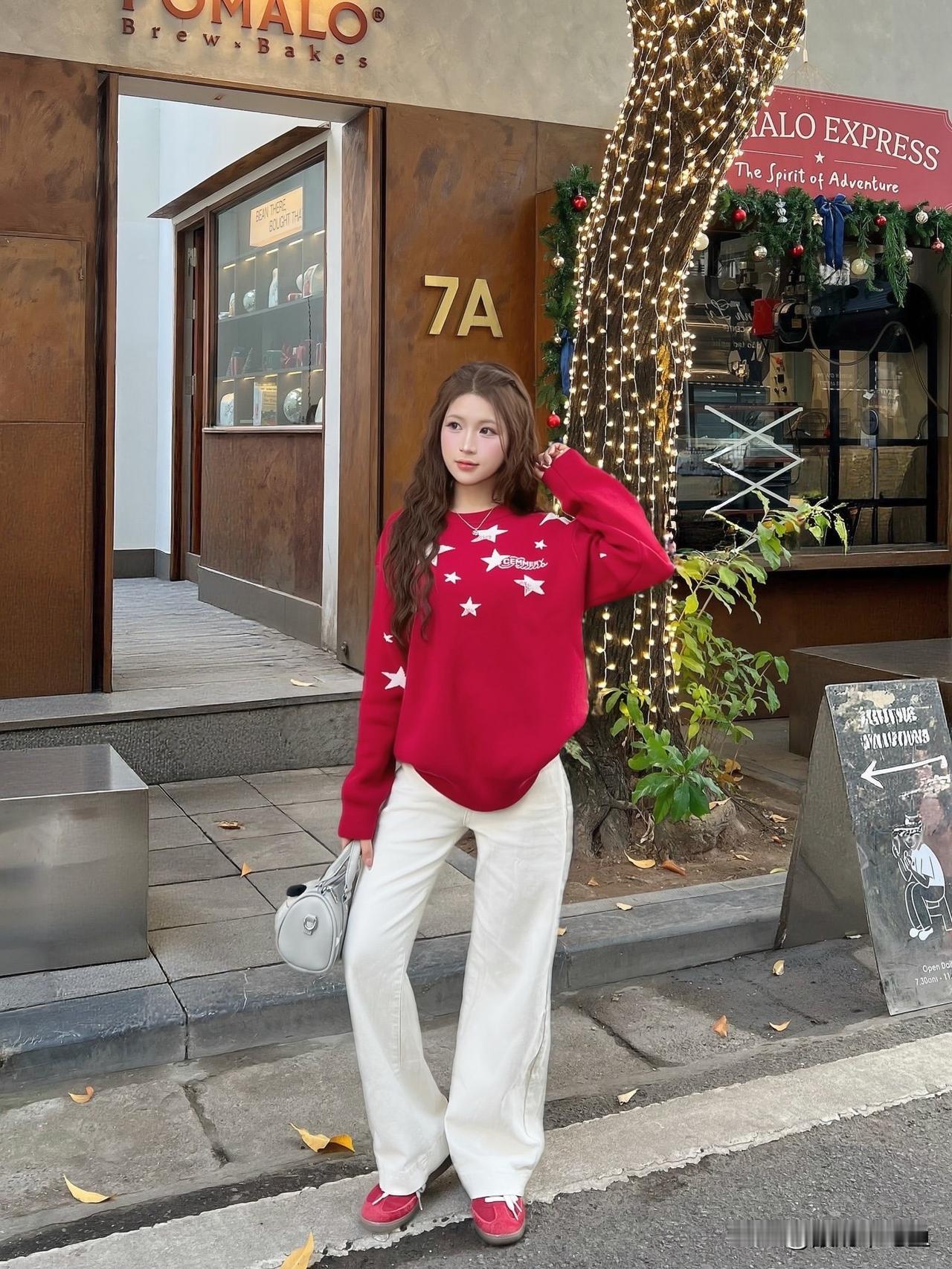 ✨愿你眼里始终有光，笑音一直明朗。愿岁岁年年，平安是福。🙏好好生活，慢慢相遇，