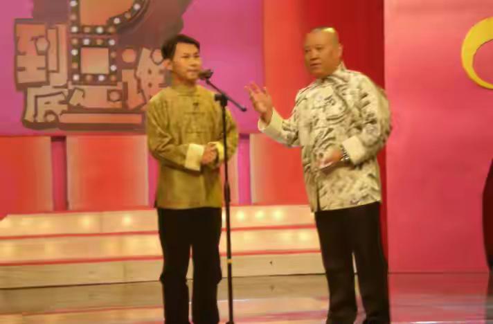 【著名相声演员何云伟暗讽郭德纲，直指郭德纲收徒模式，你怎么看？】近日，著名相声