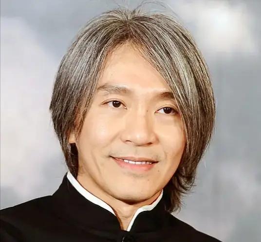 当年笑周星驰不懂电影，后来求签合同律师盯着！华谊这脸打的疼吗？2013年周星