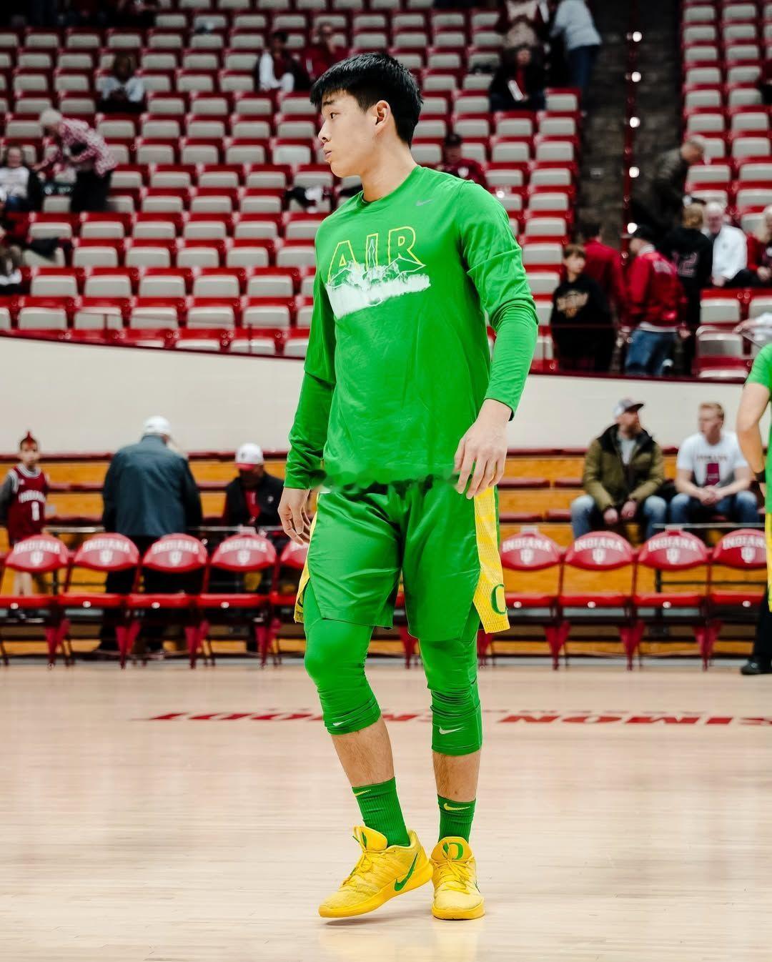 时隔三场再次得分上双！刚刚结束的一场NCAA比赛，俄勒冈大学以85:71战胜对手