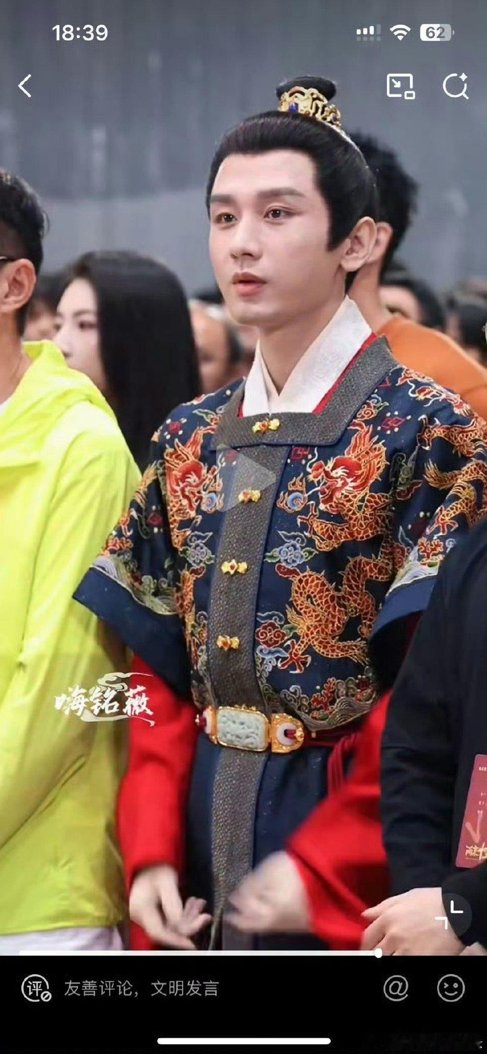 怎么看怎么不对劲，哪哪都怪怪的[捂脸哭]​​​