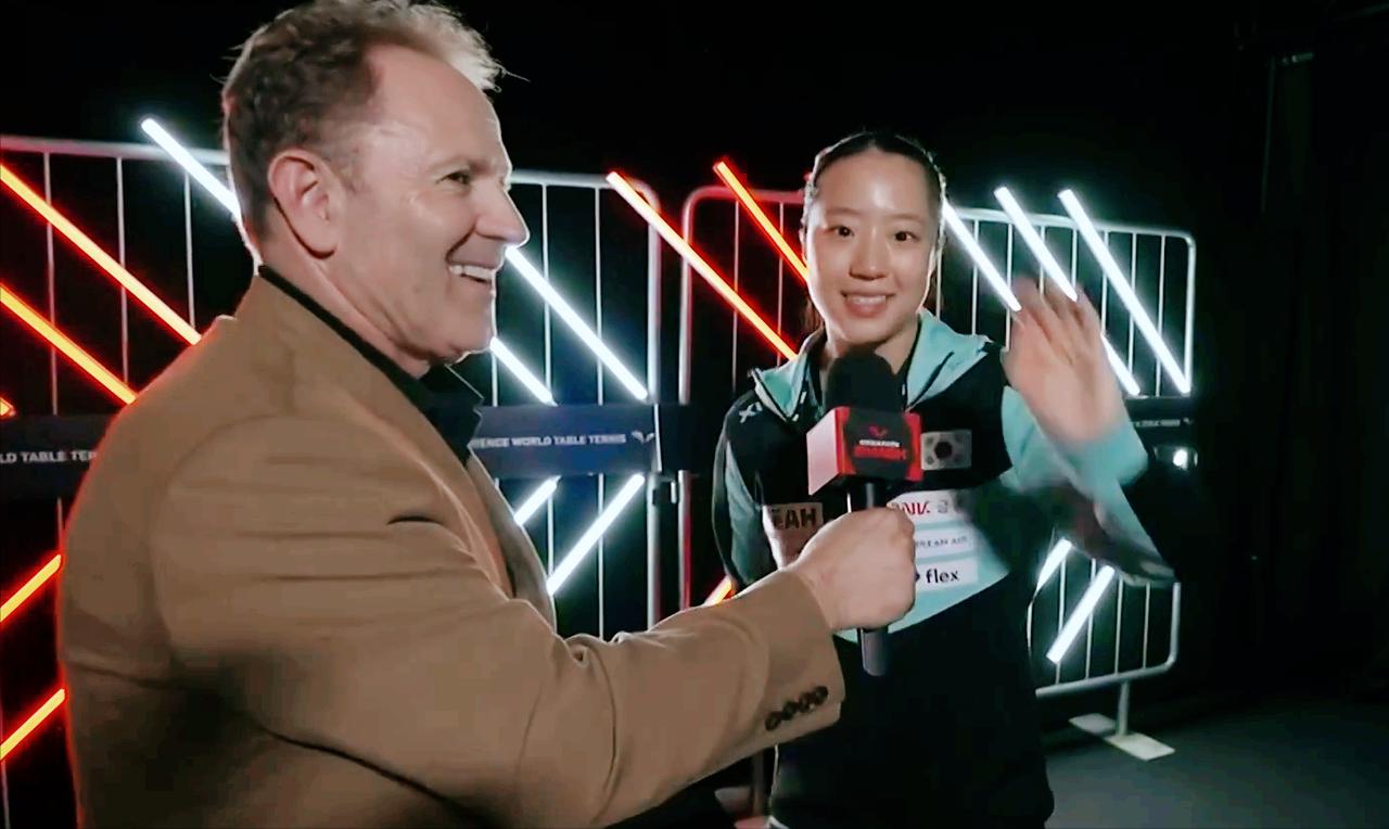 我终于明白，申裕斌和长崎美柚怎么沟通了？她们应该用英语沟通。新加坡大满贯开