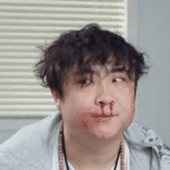 你们记得晚上吃点补血的哈哈哈，我看你们失血量有点大​​​
