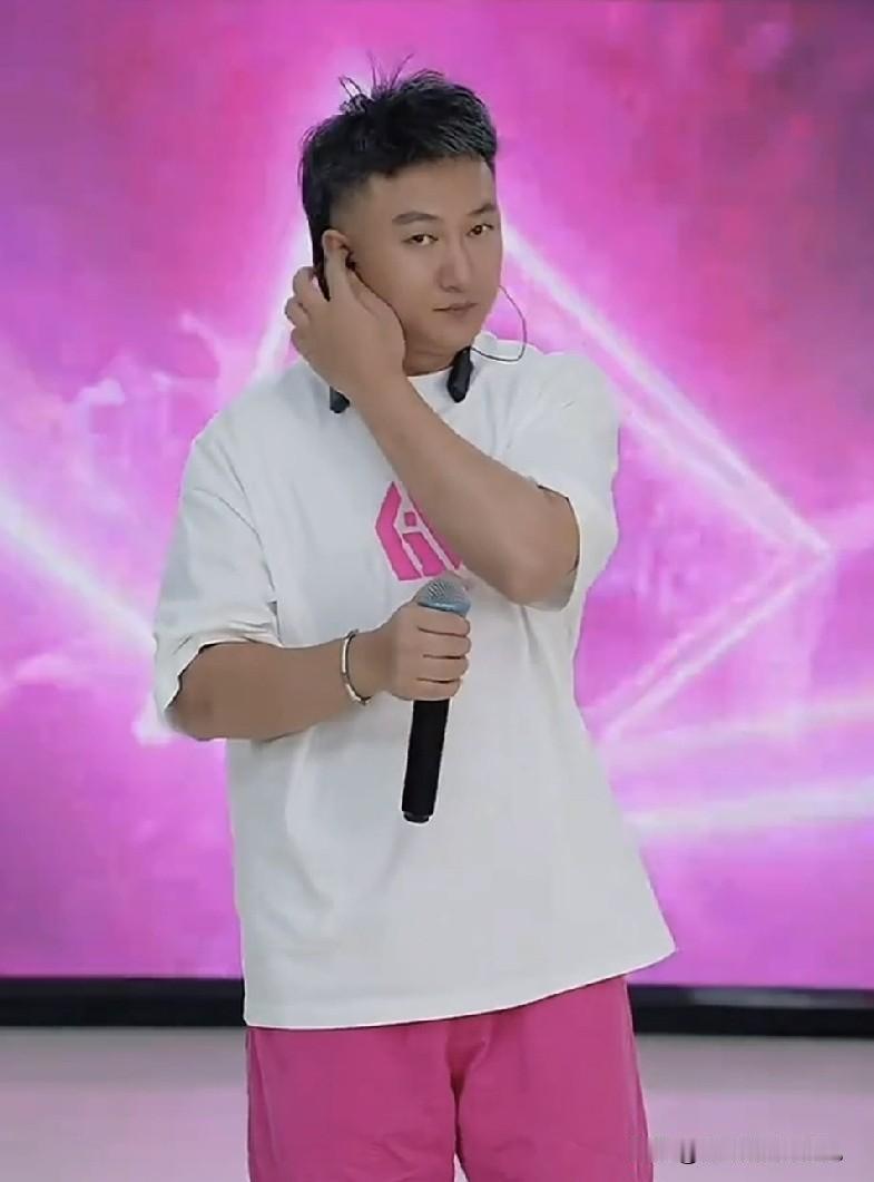 小故事！这些天，二子没睡过一宿踏实觉，心里始终惦念着小喵的这桩事。要