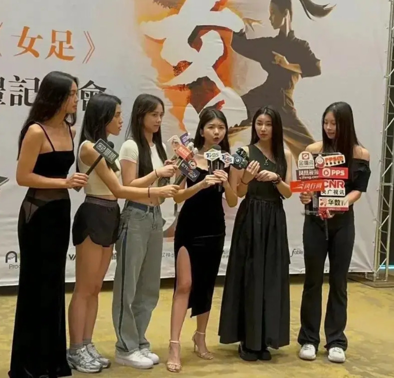 周星驰有先见之明，早早的把《少林女足》改成了《女足》，不然因为少林寺方丈的事，估