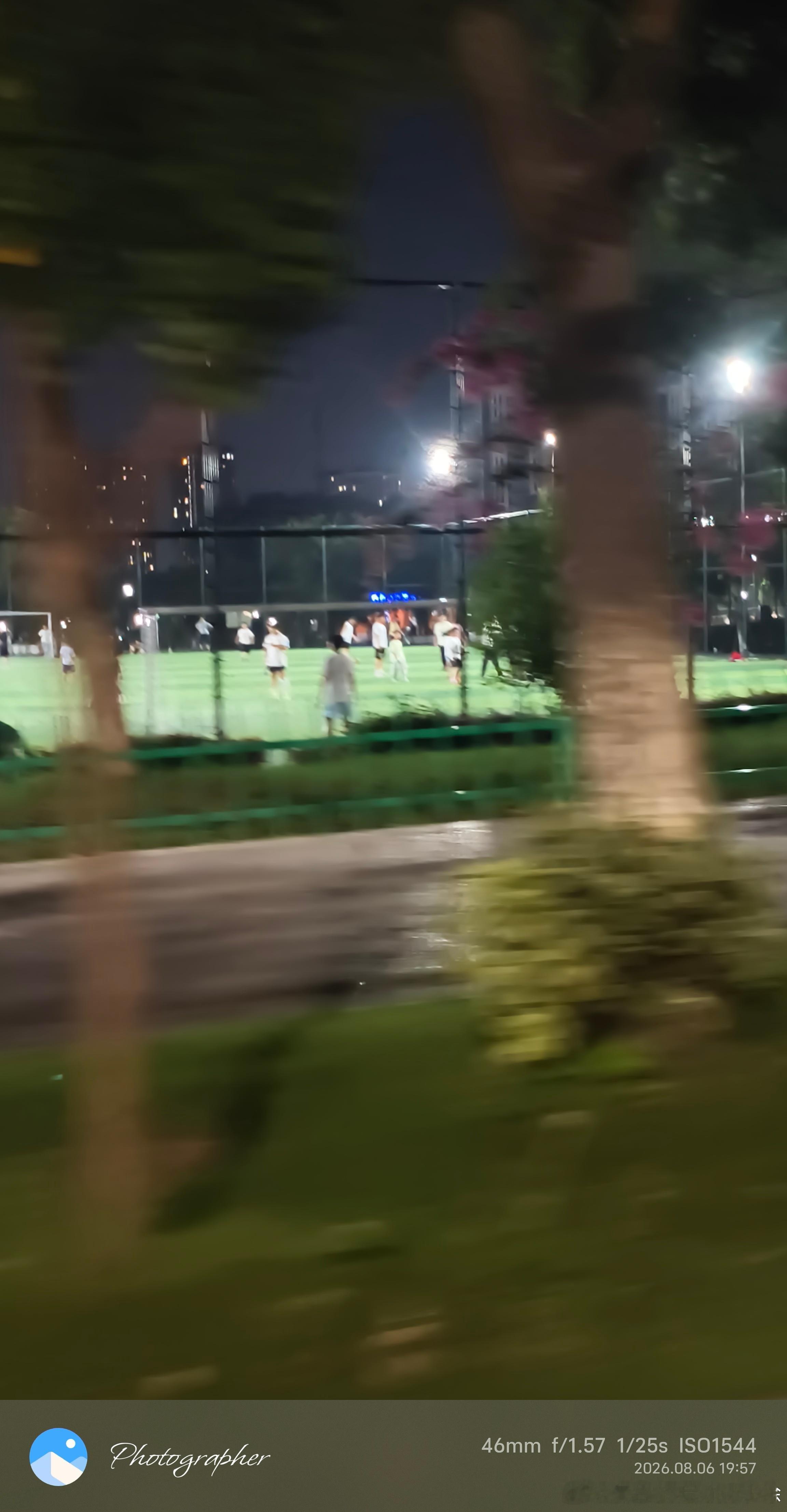 10种不能欠的费：1、欠电费（停电）2、欠燃气费（停气)3、欠学费（停课)4、欠