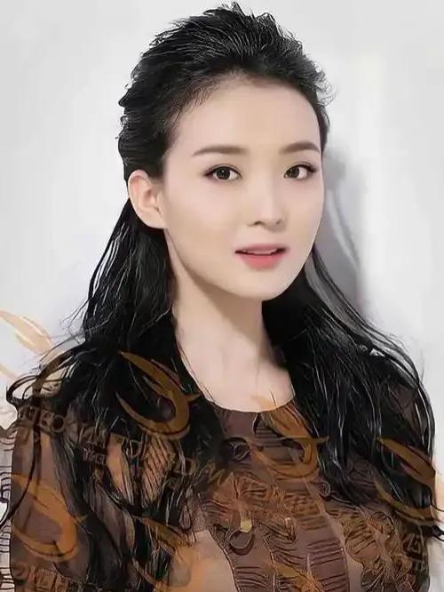 王艳，嫁入豪门，但一切并不如意，如今又在忙着拍戏了。王艳，这个《还