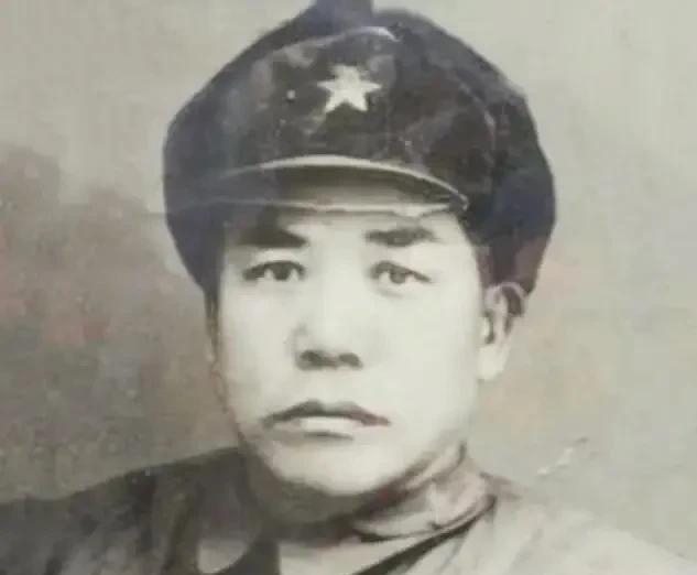 1943年，曾手刃27名鬼子的吕俊生侦查敌情。结果他刚出门，就碰上六七个日军。情