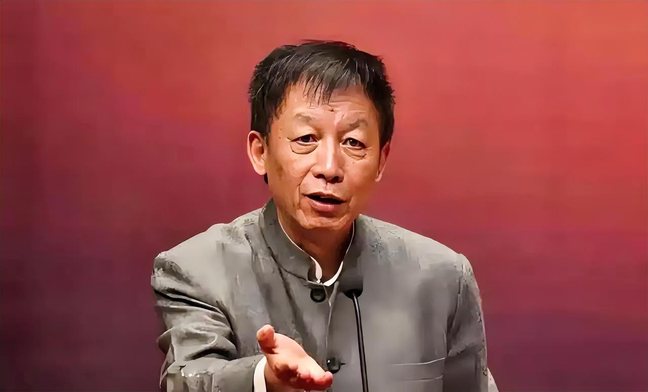 易中天又一次红了，但这次红的有点尴尬！还记得那句“风能进，雨能进，国王不能进