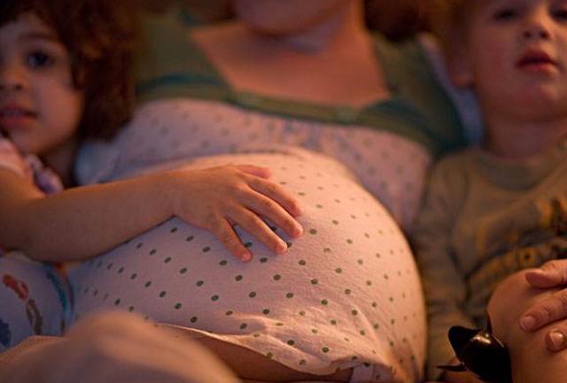 谁说生男生女都一样, 45岁女人连着堕胎三次, 只为了生一个男孩!