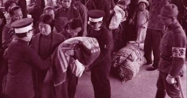 1942年2月，八路军女侦查员周时被日军特务带走，她高呼：“打倒小日本！”可是等