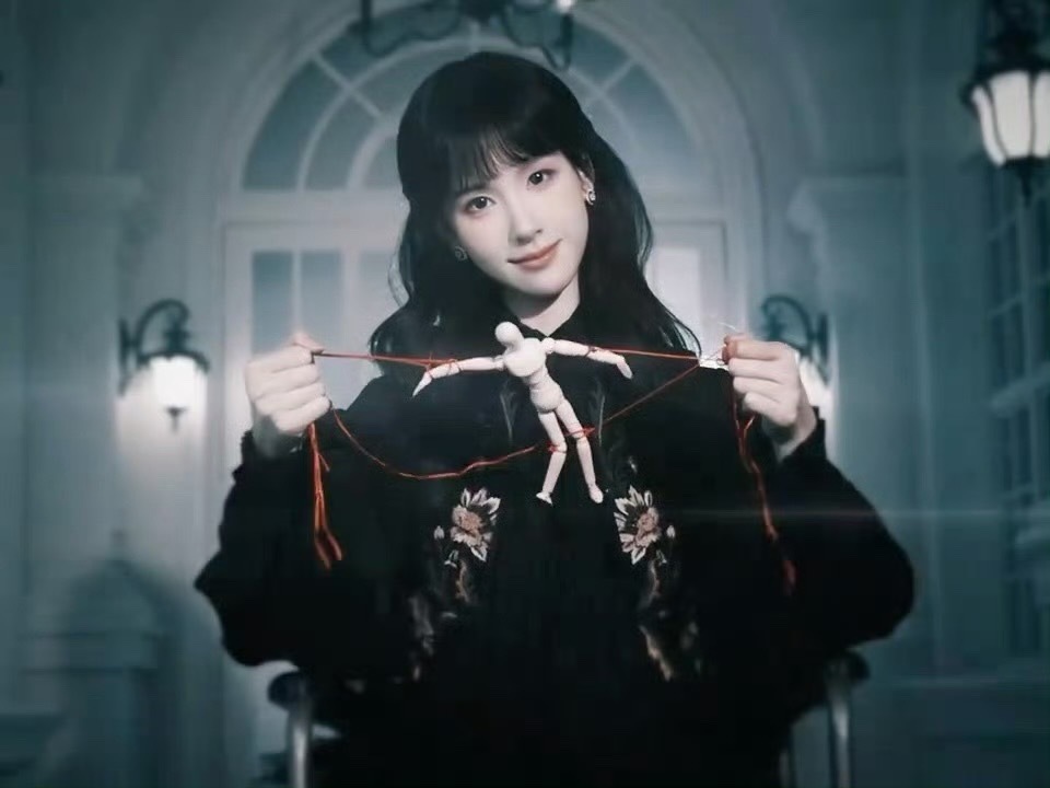 骨相美+气质杀双在线！陈都灵把白幼薇的女王范儿演活了，端庄里藏着锋芒，每一帧都在