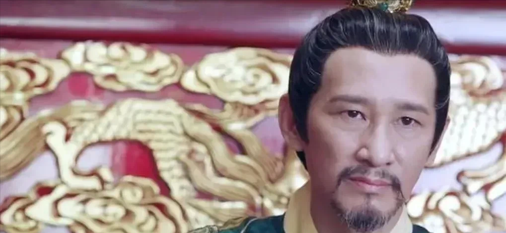 809年，唐宪宗趁郭贵妃不在宫里，想临幸她的宫女郑氏，他说：“听说相士算出，你可