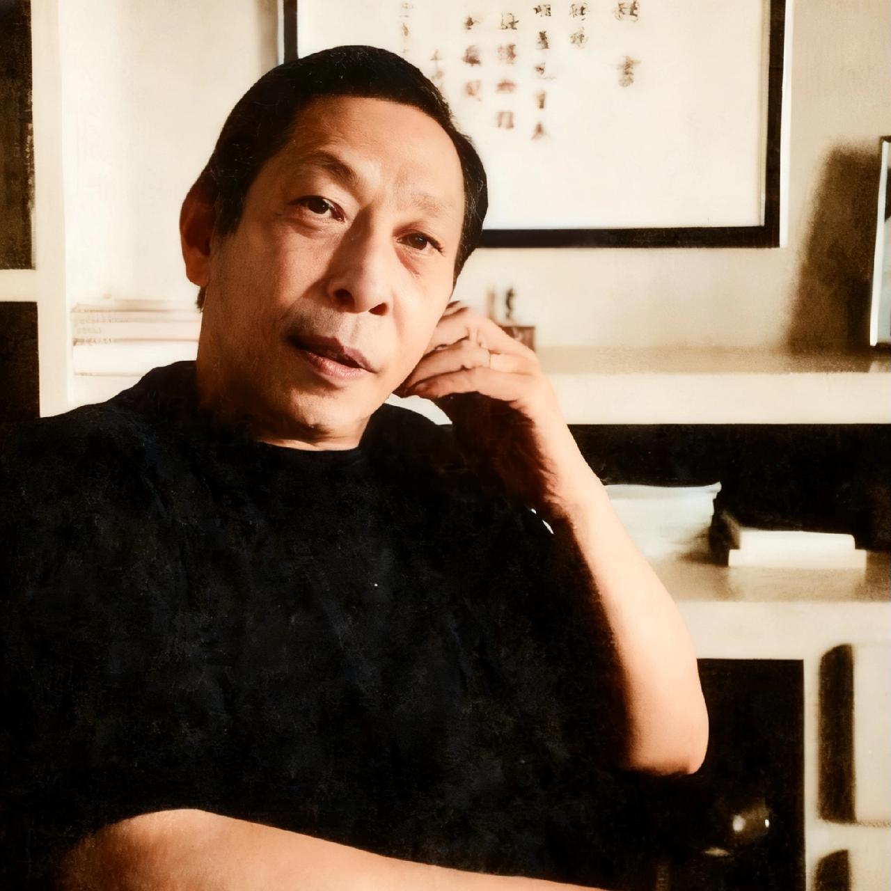 这位就是杜月笙之子杜维善，照片摄于上世纪90年代。细观其眉宇神态，与父亲颇有几分