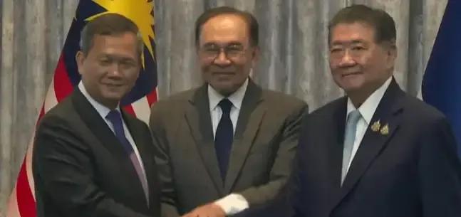 难怪柬埔寨首相洪玛奈觉得取得了胜利。柬泰马来西亚谈判，柬埔寨首相洪玛奈和泰国代总