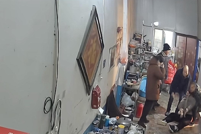 30岁男子如厕猝死未被察觉，妻子回忆5天生命求救信号