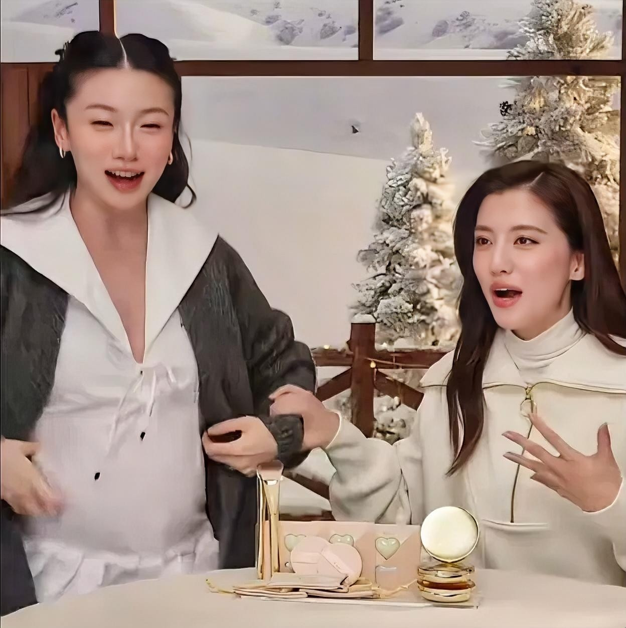 程晓玥说二胎宝宝偏大，突然就想起她刚当妈妈时的样子夜里刷手机，刷到晓玥的直