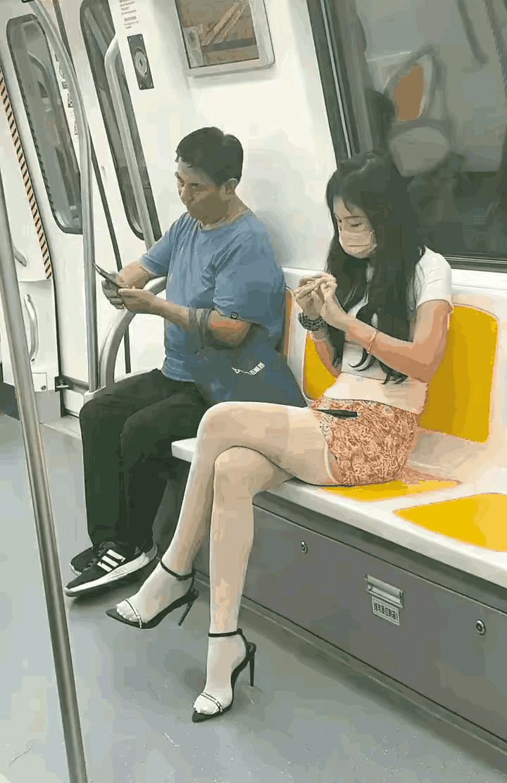 都是老江湖了，一个不贪财、一个不好色，找着真爱了！