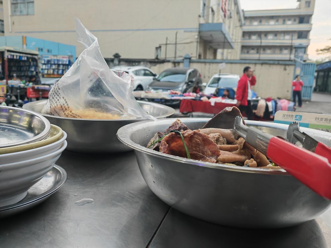 你们什么时候放假？干完今天就休息吧！[呲牙笑][呲牙笑][捂脸哭]卷铺盖走人[我想