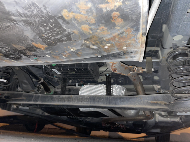 四代帝豪生锈你们的四代帝豪生锈有这么严重吗？才一年多的车生锈这样怎么办？还有好