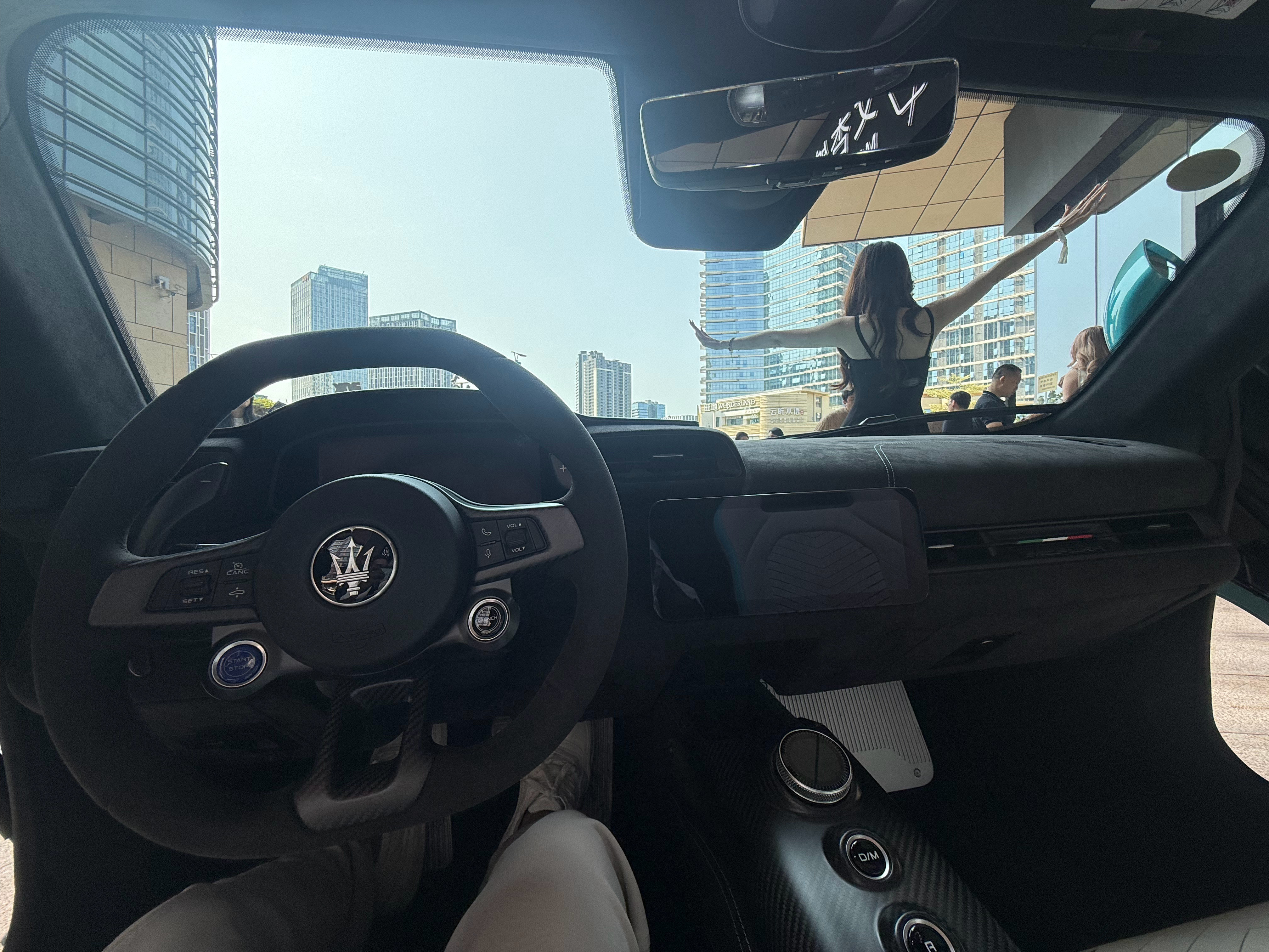 挡住出车，怎么处理好？