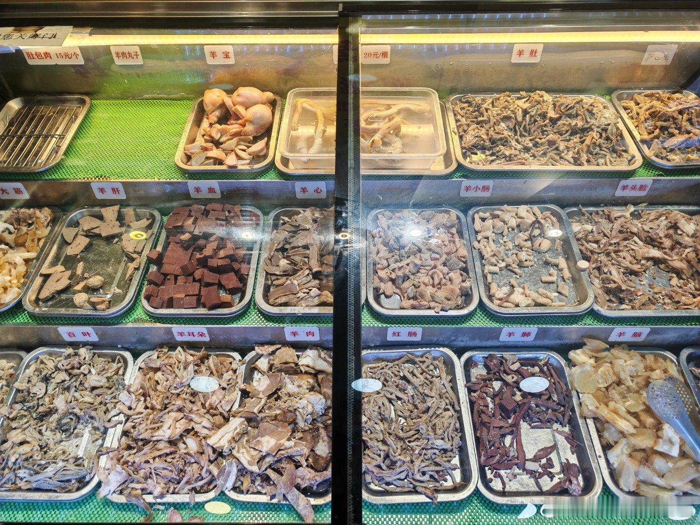 打包点羊杂汤，老板说一天能卖5万块钱。