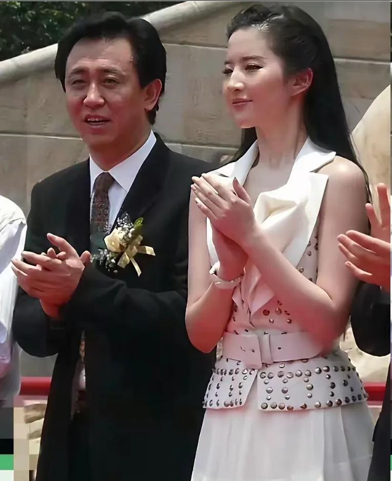 许家印被判刑后，曾经和恒大集团只合作过一次的刘亦菲无辜躺枪，可以说是最亏的。
