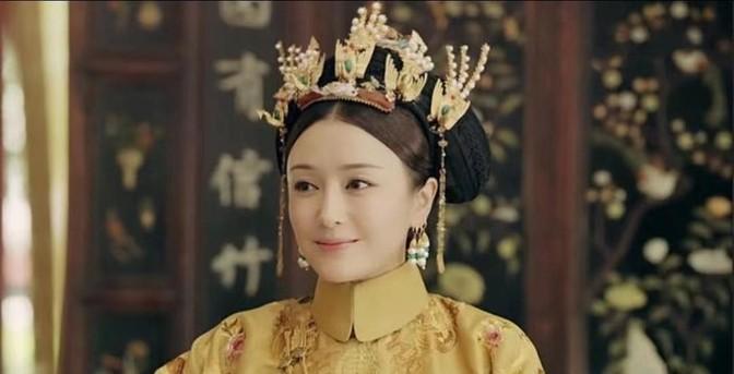 1745年，乾隆的宠妃生了个公主，乾隆抱着公主爱不释手，可当他看到公主的手掌时，