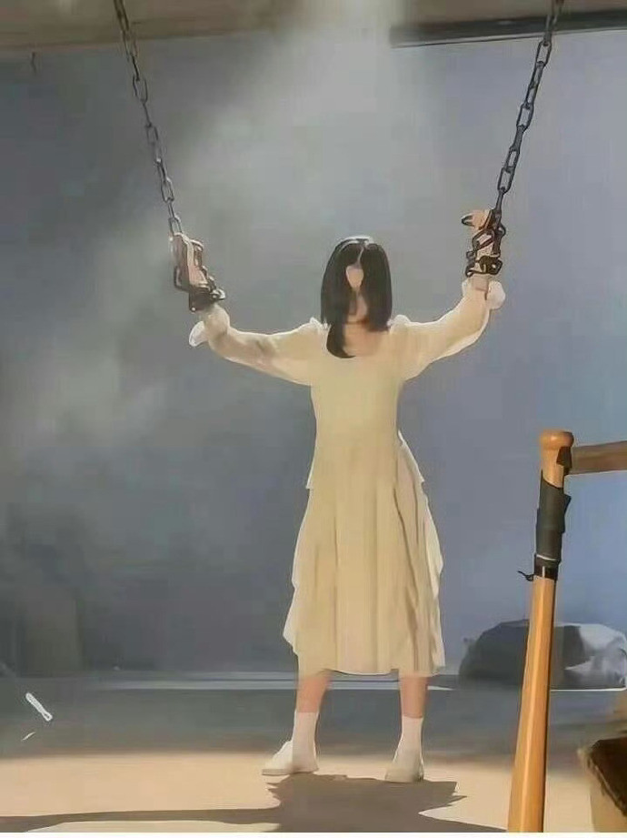 不能忽视的孤僻知识。。。1、牙齿黄，可以把花生嚼碎后含在嘴里，并刷牙三分钟，很有