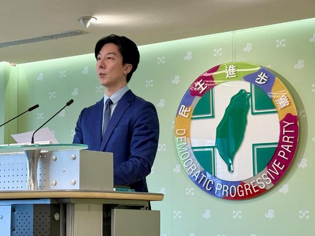 就在刚刚， 台“民进党”发布严正声明， 3月26日，针对郑丽文指“民进党